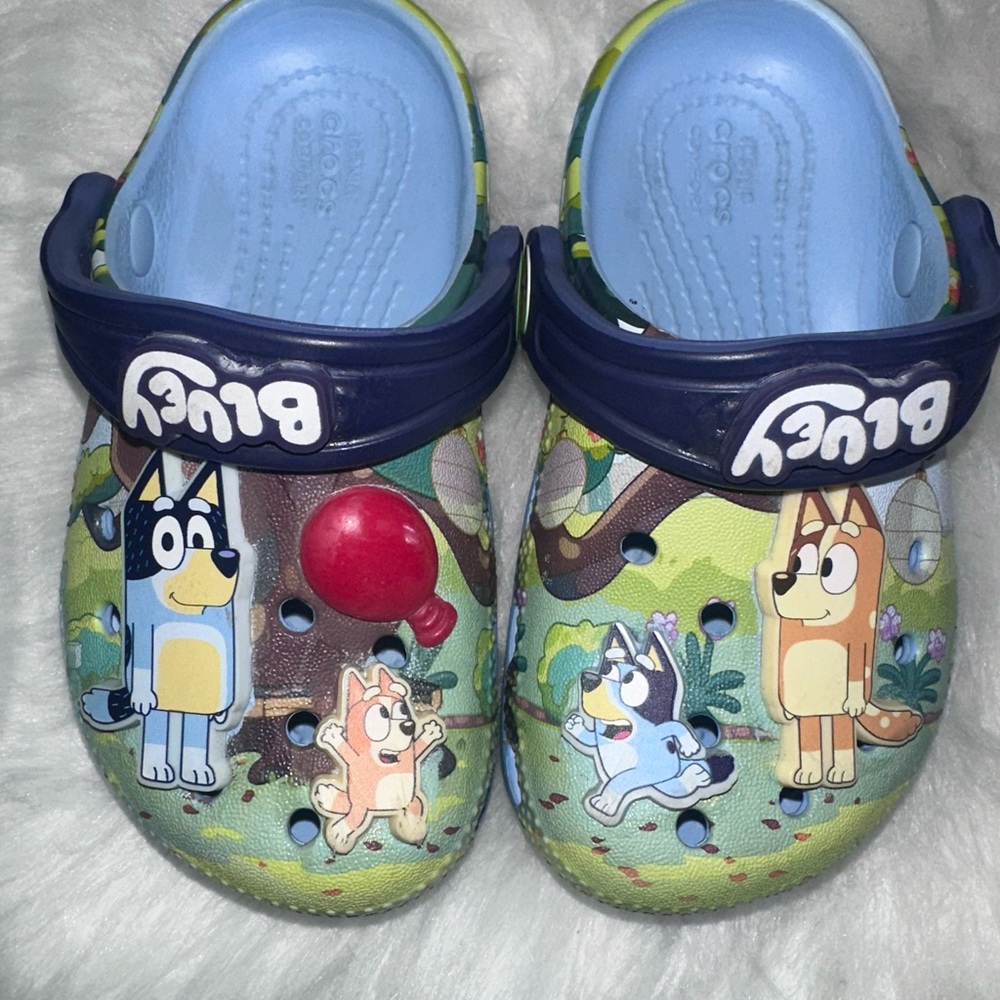 Kids Crocs Bluey  - Blue and Green size 8
